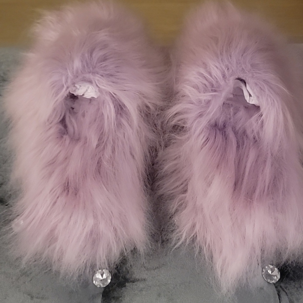Current Mood Lavender Pink Fluffy Slippers. Size 10 - Picture 3 of 7